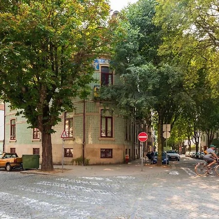 Daire Hideaway With Sunny Terrace By Lisbeyond *