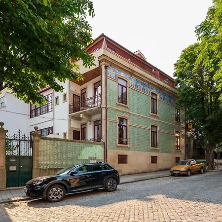 Hideaway With Sunny Terrace By Lisbeyond