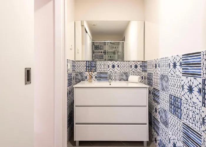 Hideaway With Sunny Terrace By Lisbeyond ポルト