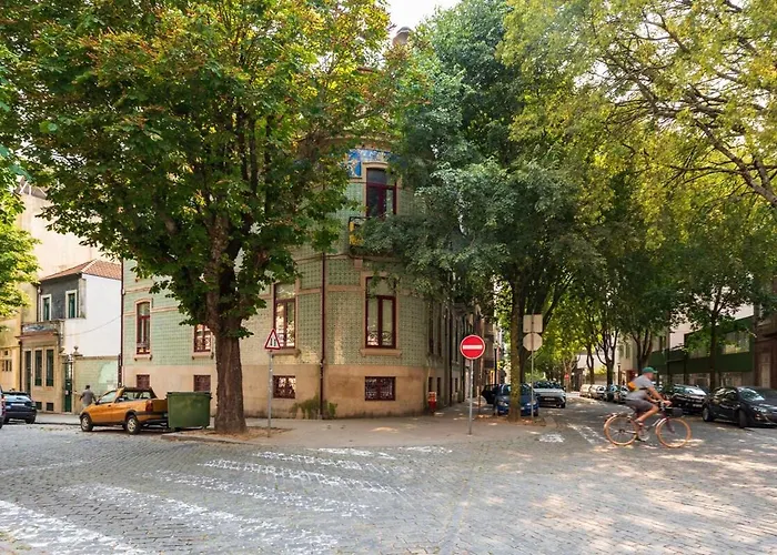 アパート Hideaway With Sunny Terrace By Lisbeyond *