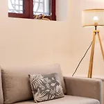Hideaway With Sunny Terrace By Lisbeyond Apartmán