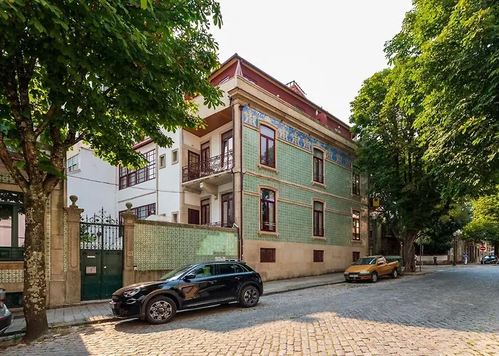 Hideaway With Sunny Terrace By Lisbeyond