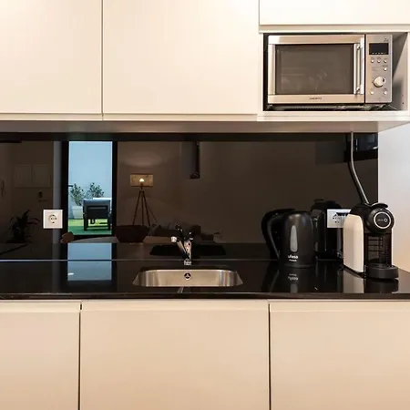 Hideaway With Sunny Terrace By Lisbeyond ポルト